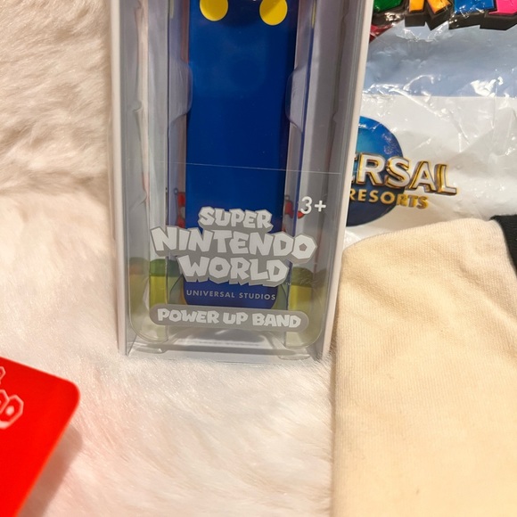 Authentic NWT universal studios Hollywood Super Nintendo world bundle - Picture 8 of 9